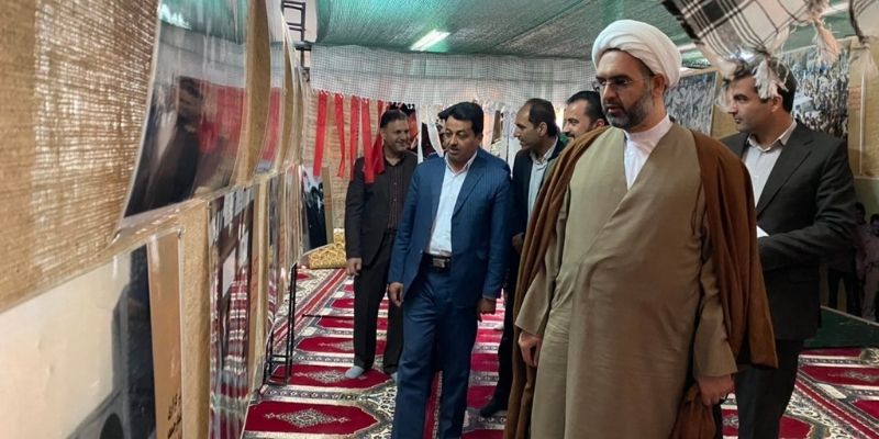 نمایشگاه عکس امام ( ره ) و انقلاب در مهریز افتتاح شد